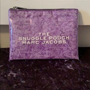 Marc Jacobs The Snuggle Pouch